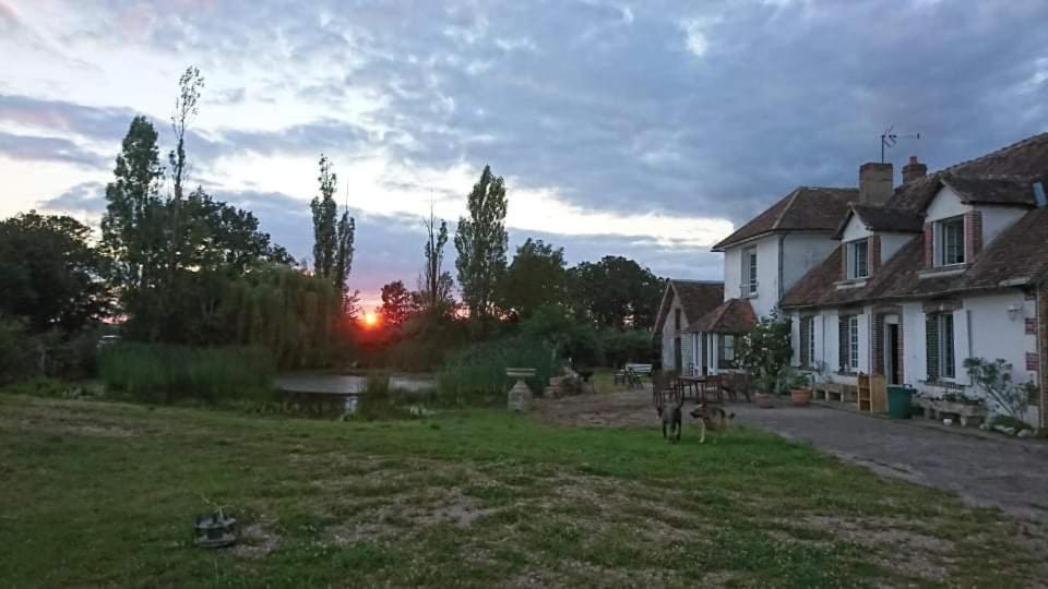 Chambre A La Ferme Saint-Martin-des-Champs  Exteriér fotografie